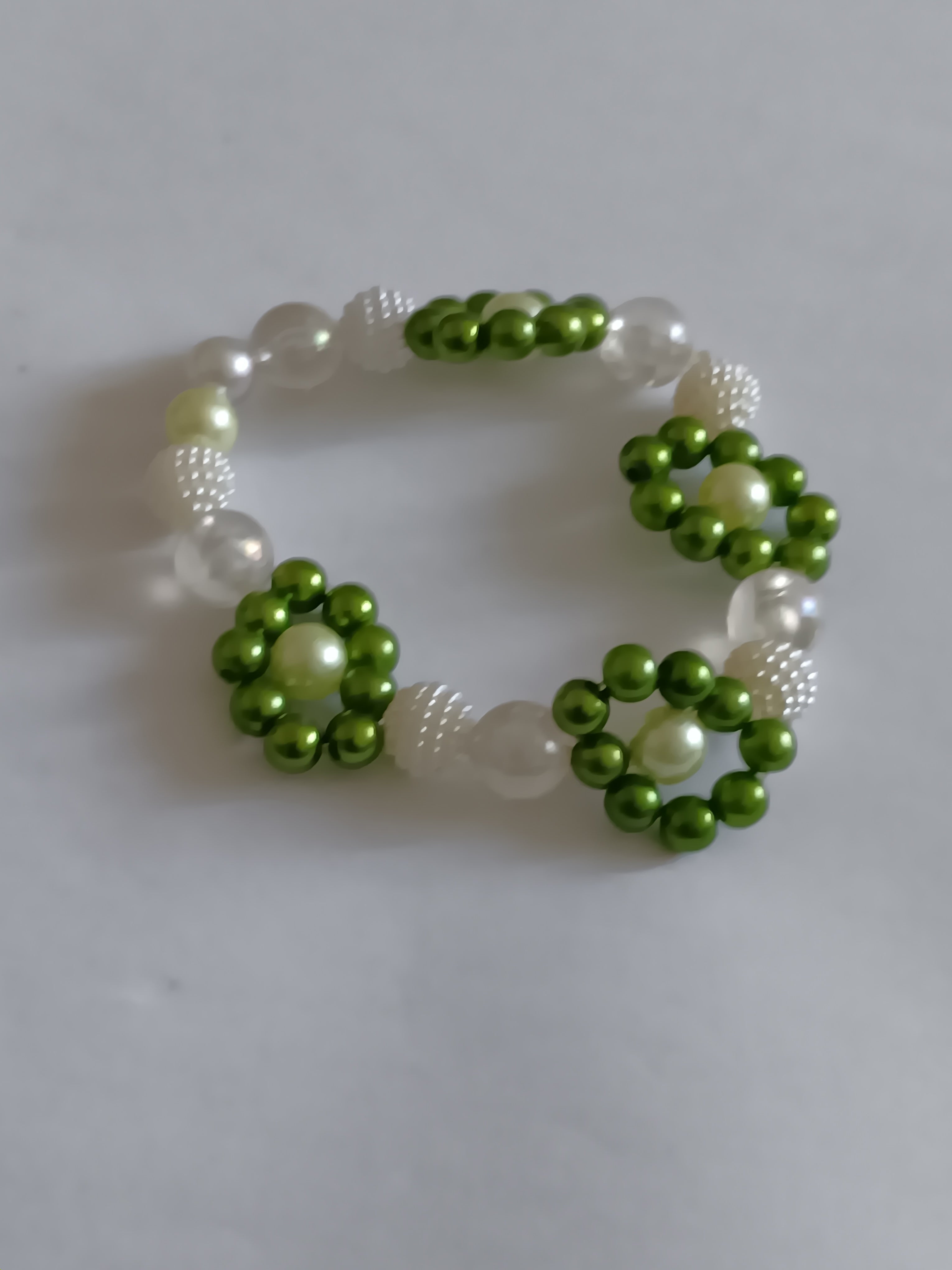 BRACELET EN PERLES COLORÉES