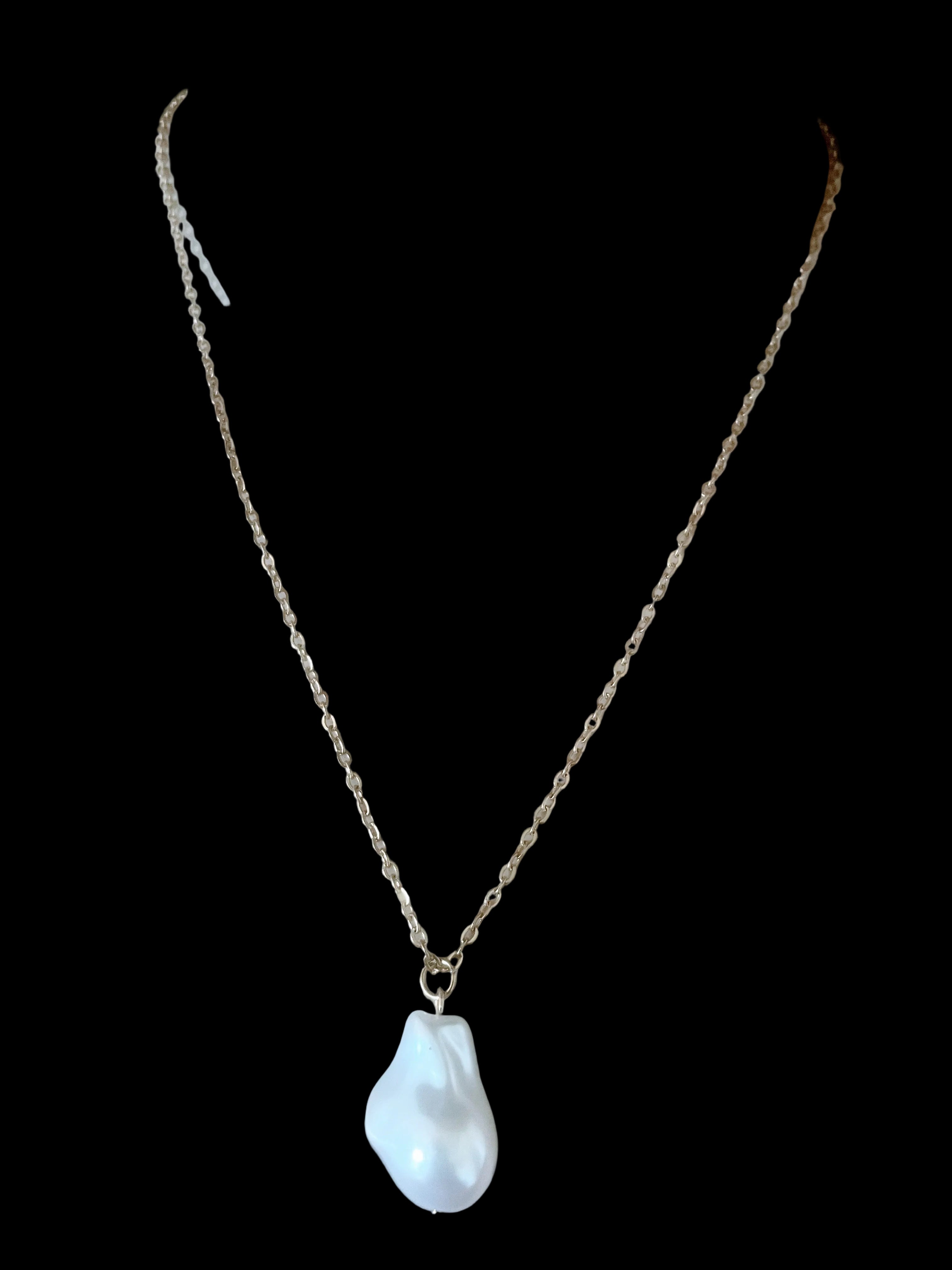 BOUCLES D’OREILLES ET COLLIER EN ACIER INOXYDABLE (WATERPROOF) KOURAYA