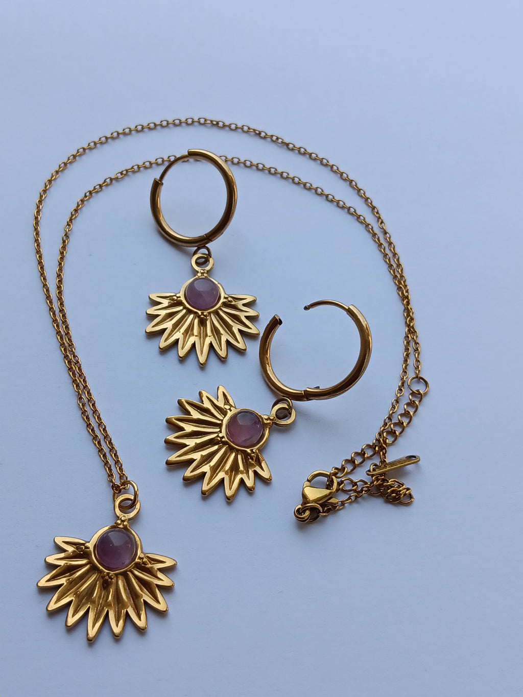 COLLIER ET BOUCLES D’OREILLES ACIER OR 18k