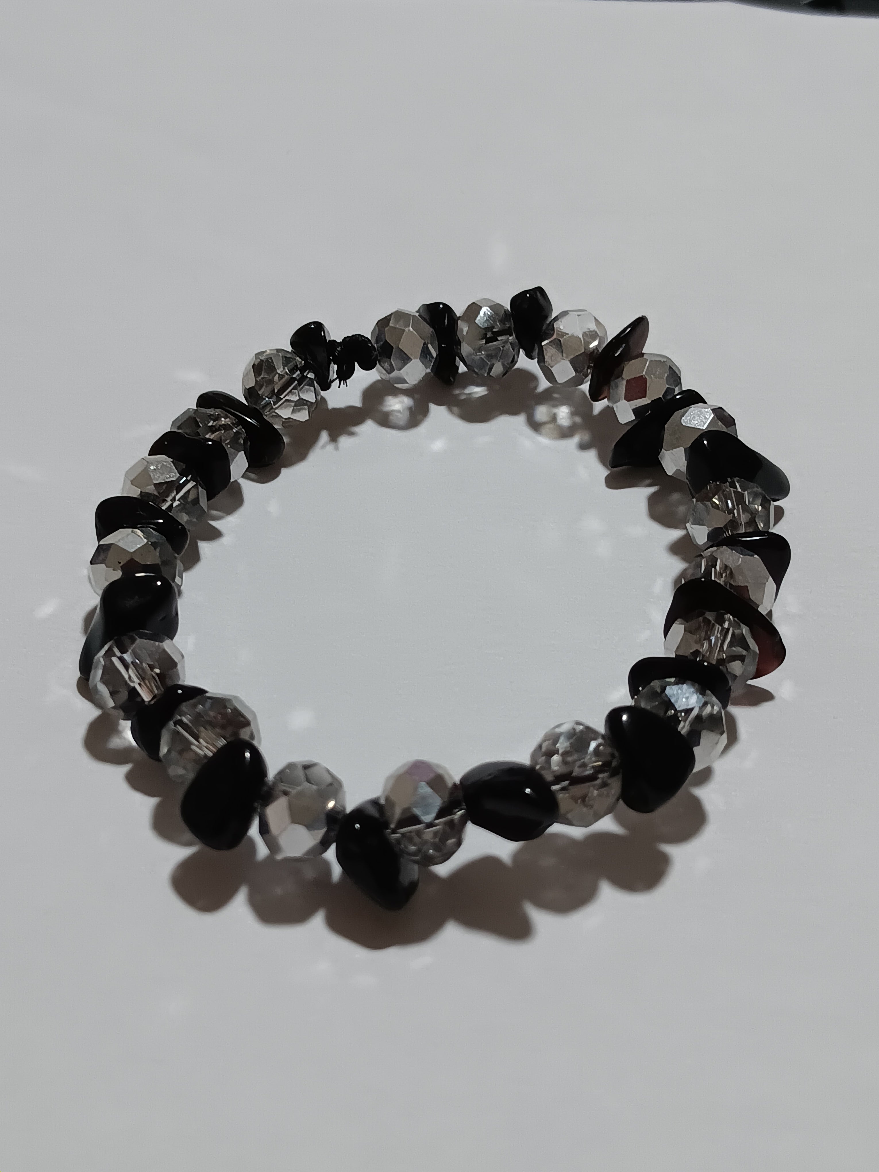 BRACELET EN PERLES ÉLASTIQUE (KOURAYA)