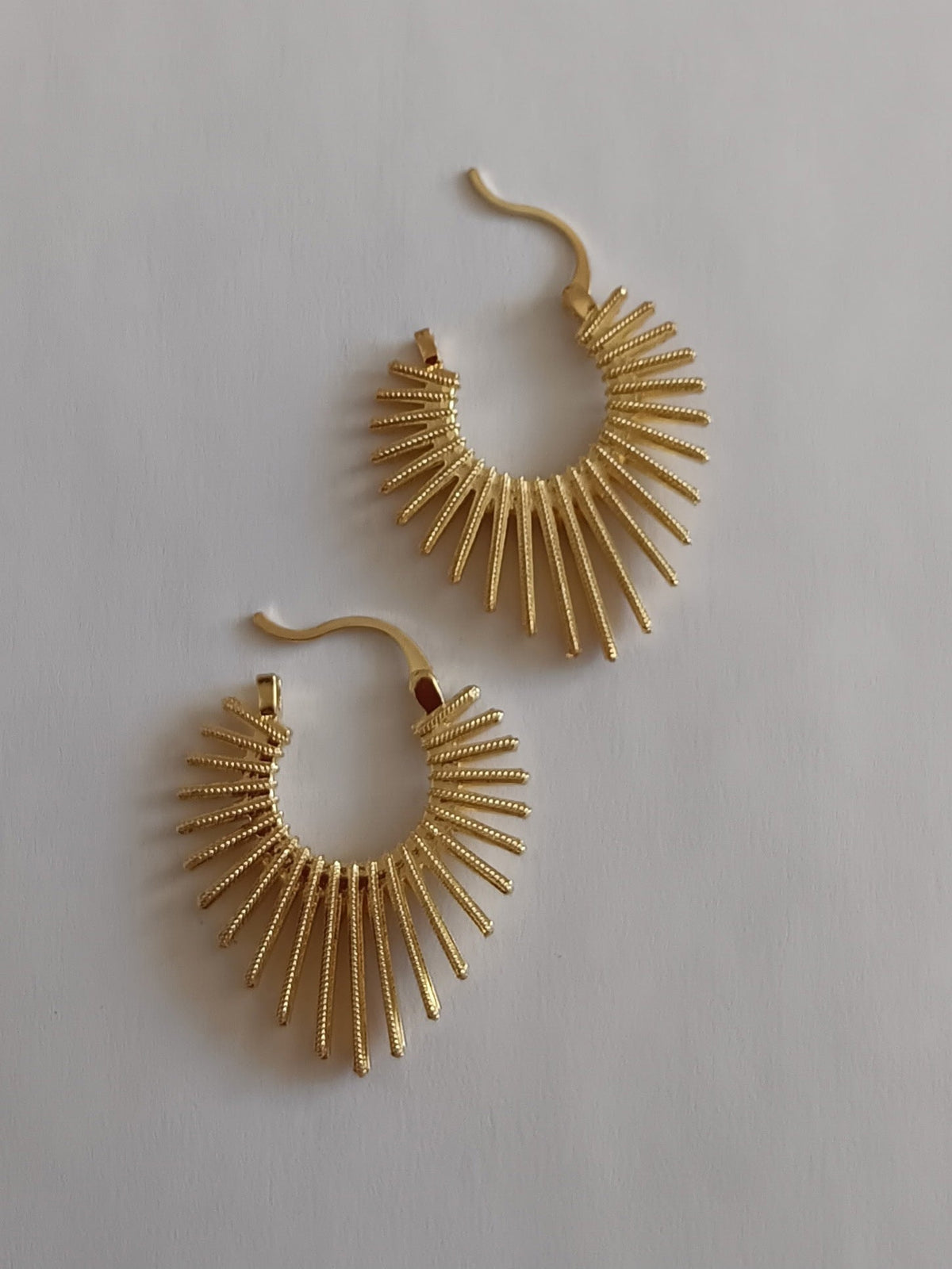 Boucles d'Oreilles Texturées Soleil Acier Inoxydable Doré Waterproof