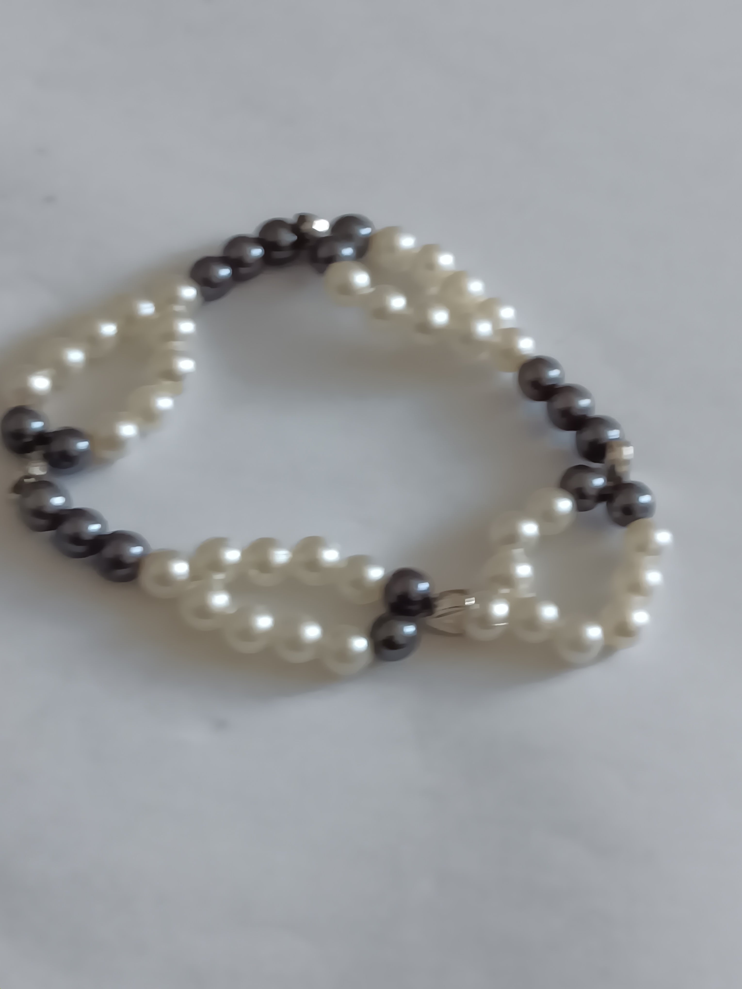 BRACELET EN PERLES ÉLASTIQUE