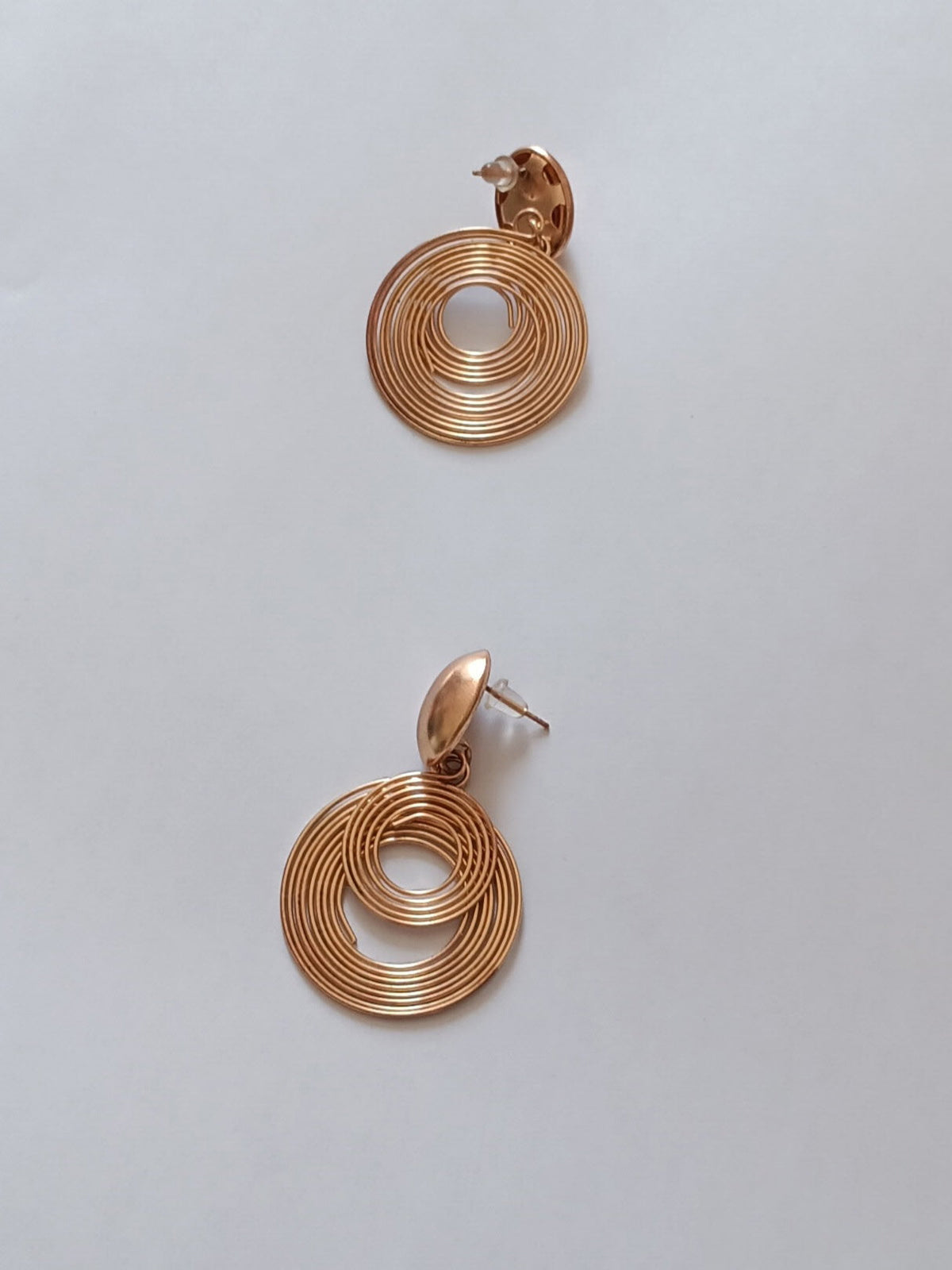 Boucles d'oreilles circulaires ajourées dorées