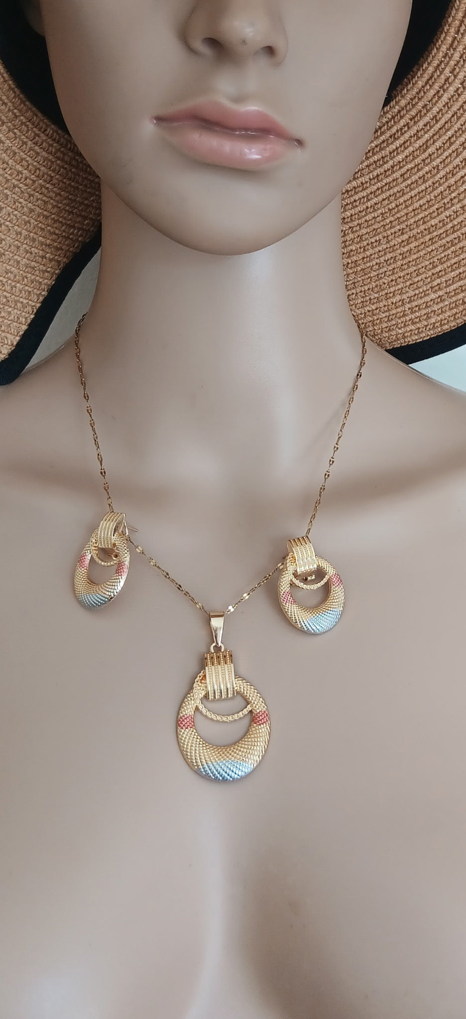 Ensemble 3 Pièces Collier et Boucles d'Oreilles Texturées Acier Inoxydable Doré Waterproof