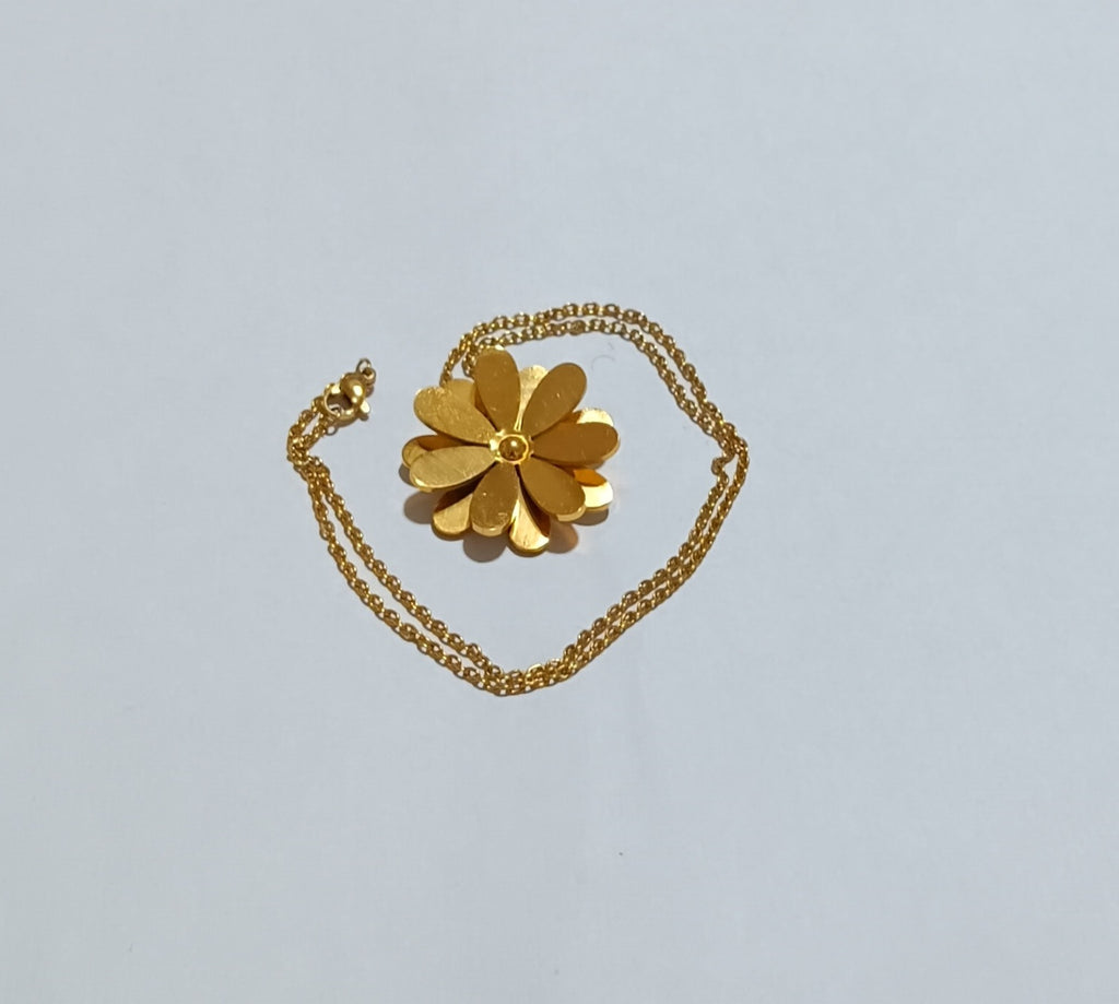 BOUCLES D’OREILLES ET COLLIER EN ACIER INOXYDABLE
