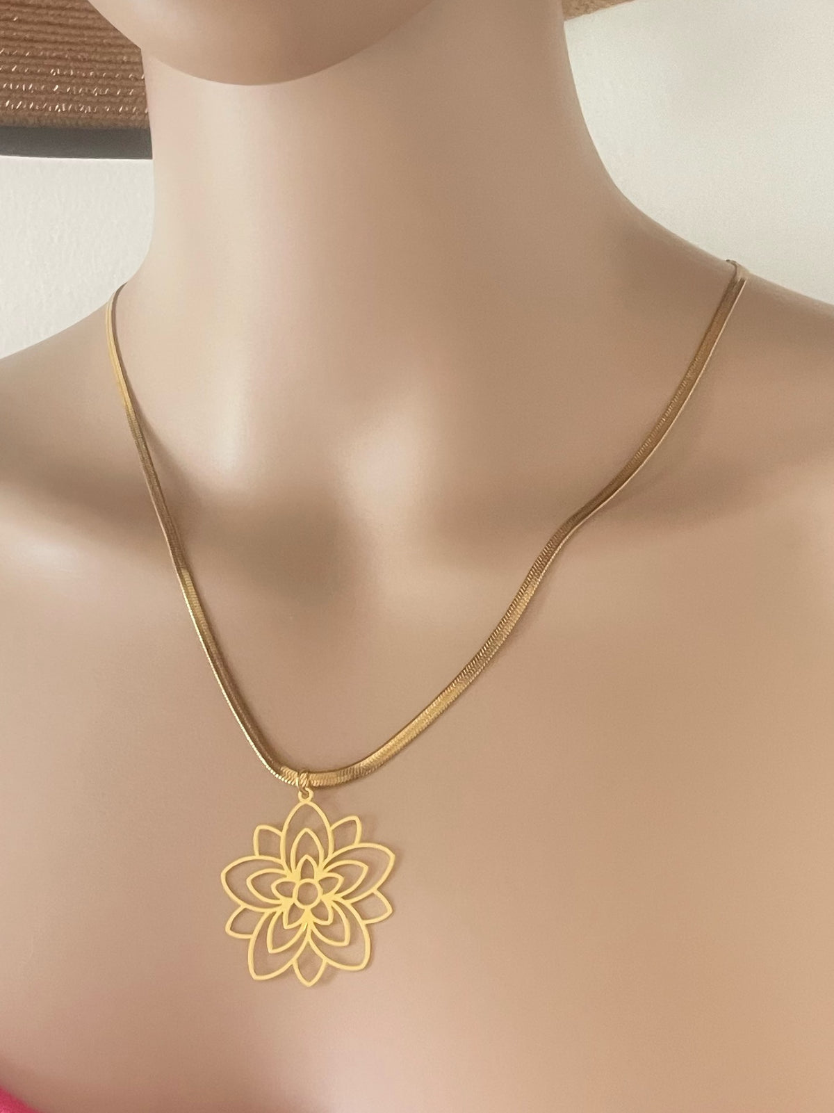 ENSEMBLE COLLIER ET BOUCLES PENDENTIFS CUIVRE ACIER INOXYDABLE WATERPROOF (KOURAYA)