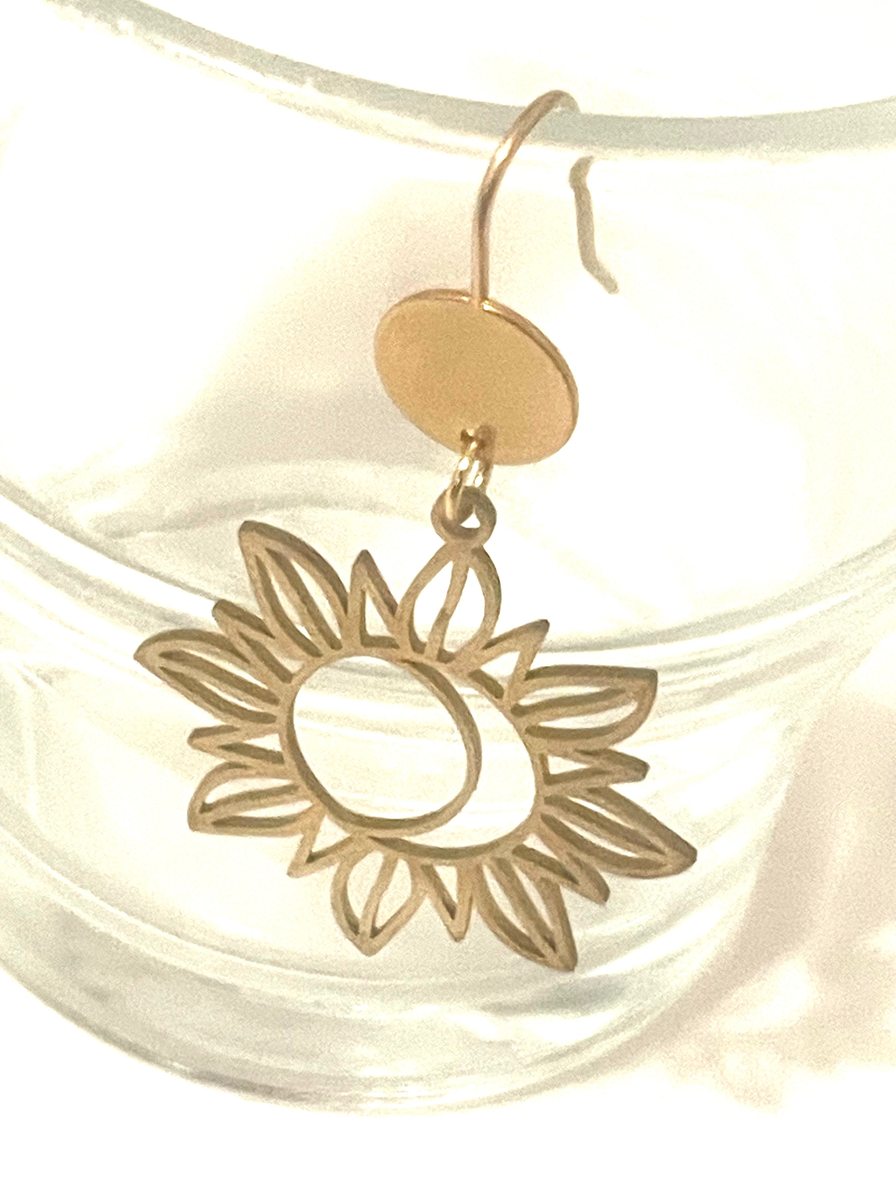 BOUCLES D’OREILLES ET COLLIER EN ACIER INOXYDABLE (WATERPROOF)