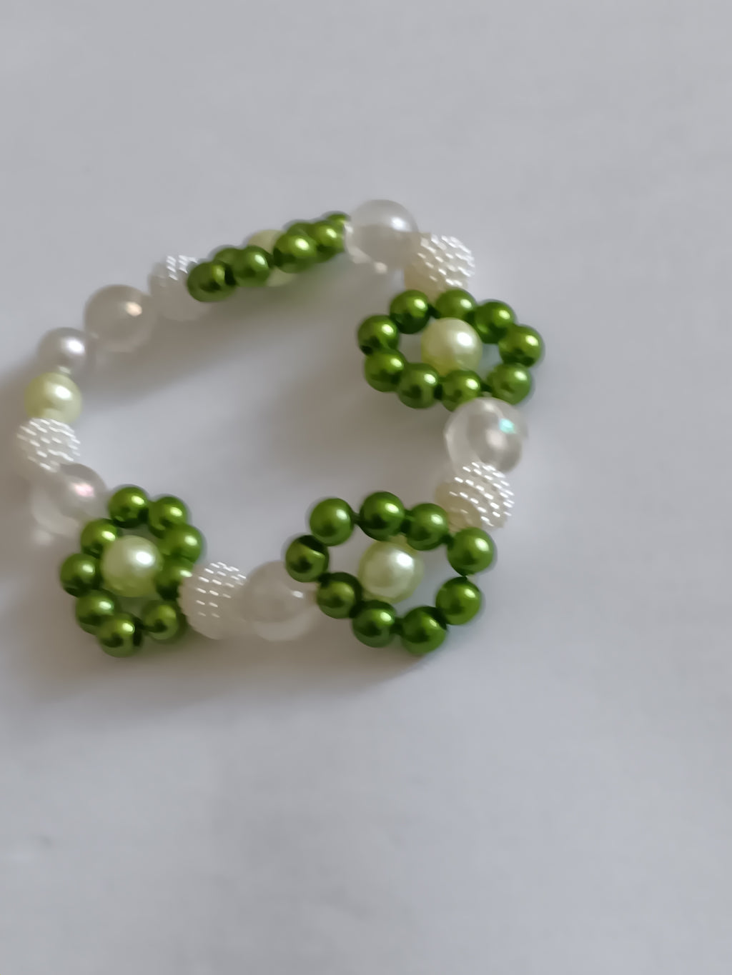 BRACELET EN PERLES COLORÉES