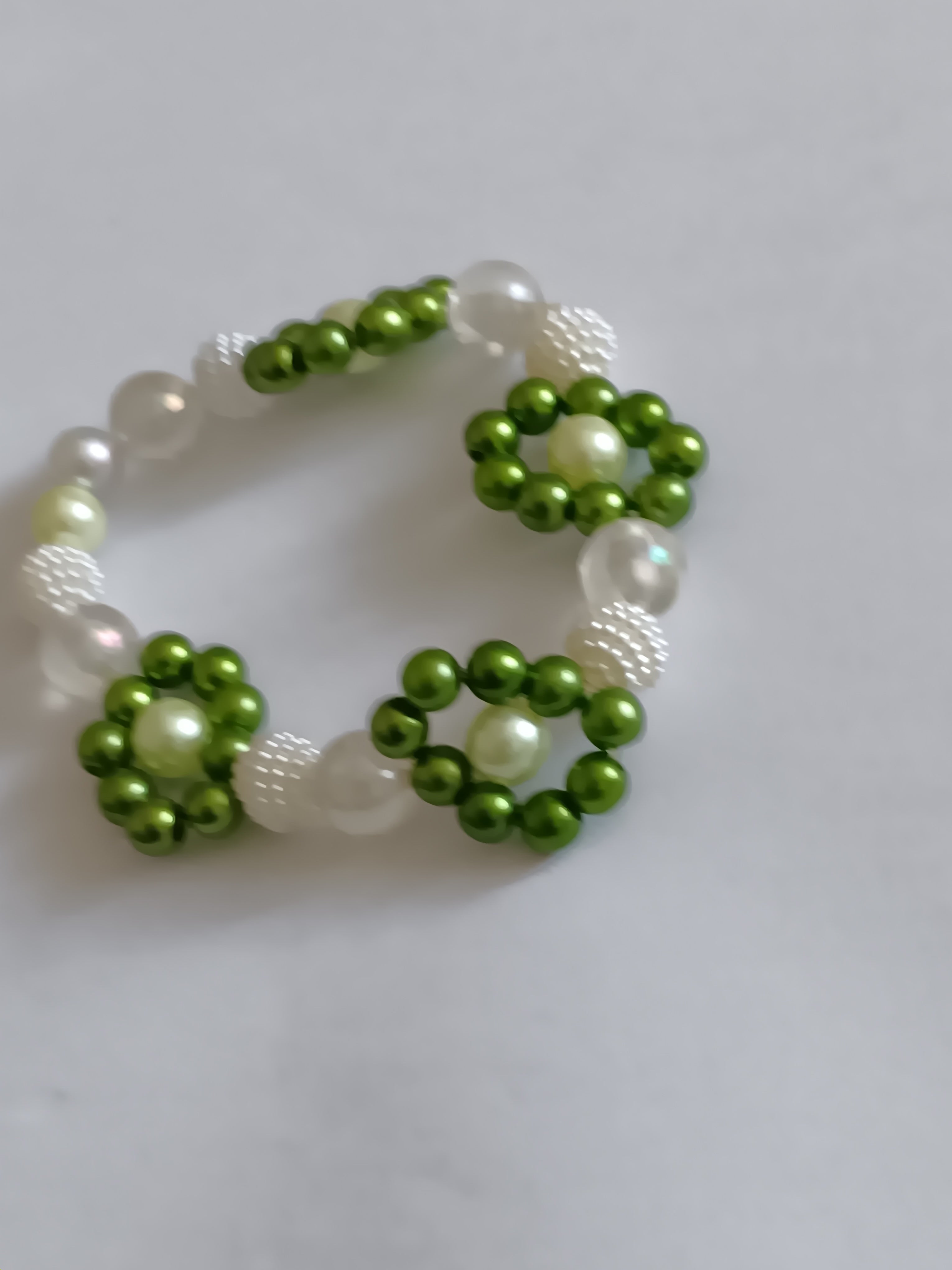 BRACELET EN PERLES COLORÉES