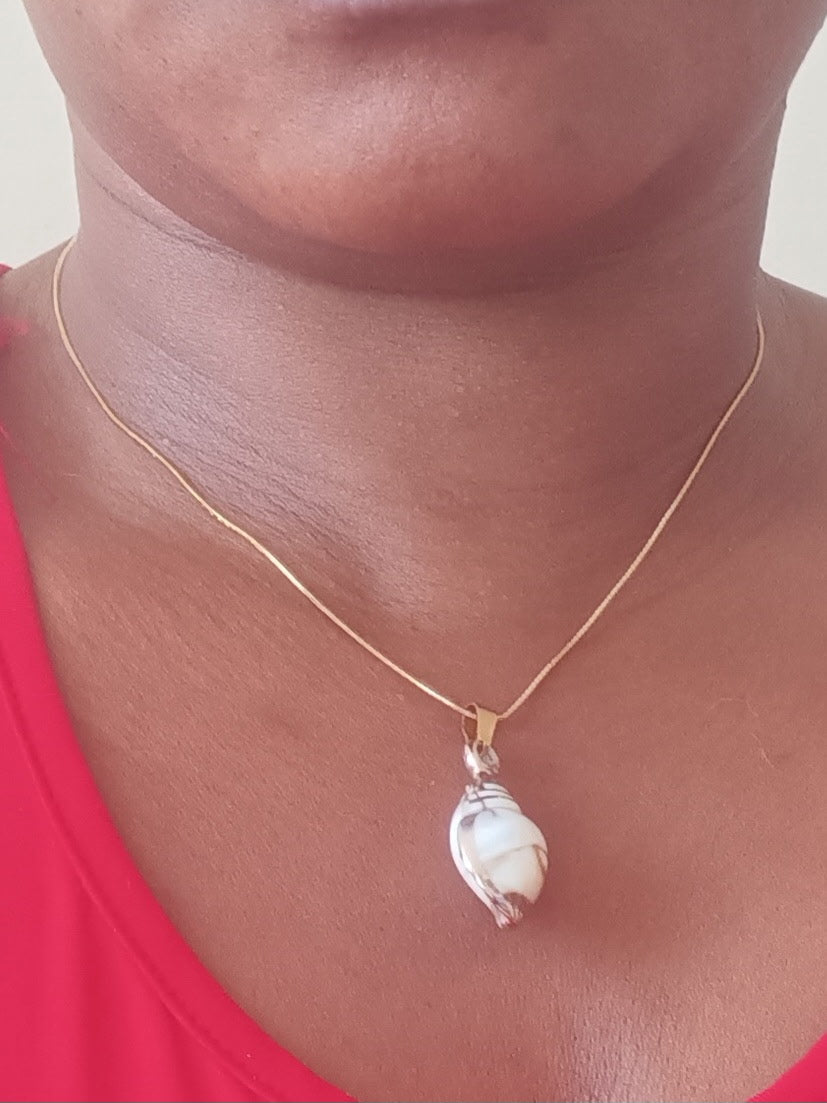 Collier Fin Doré Pendentif Coquillage Bohème Acier Inoxydable Waterproof