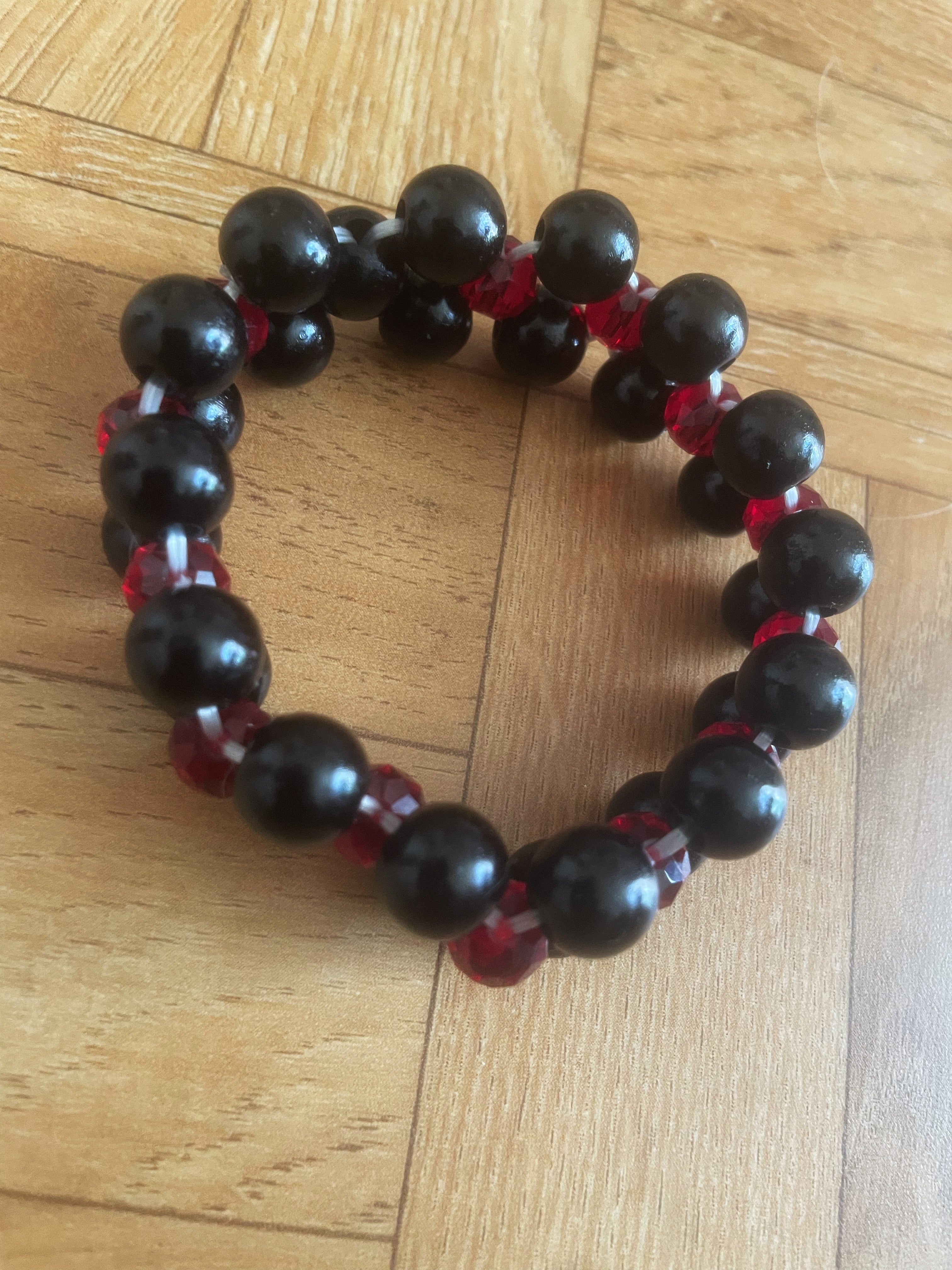 Bracelet EN PERLES ÉLASTIQUE KOURAYA