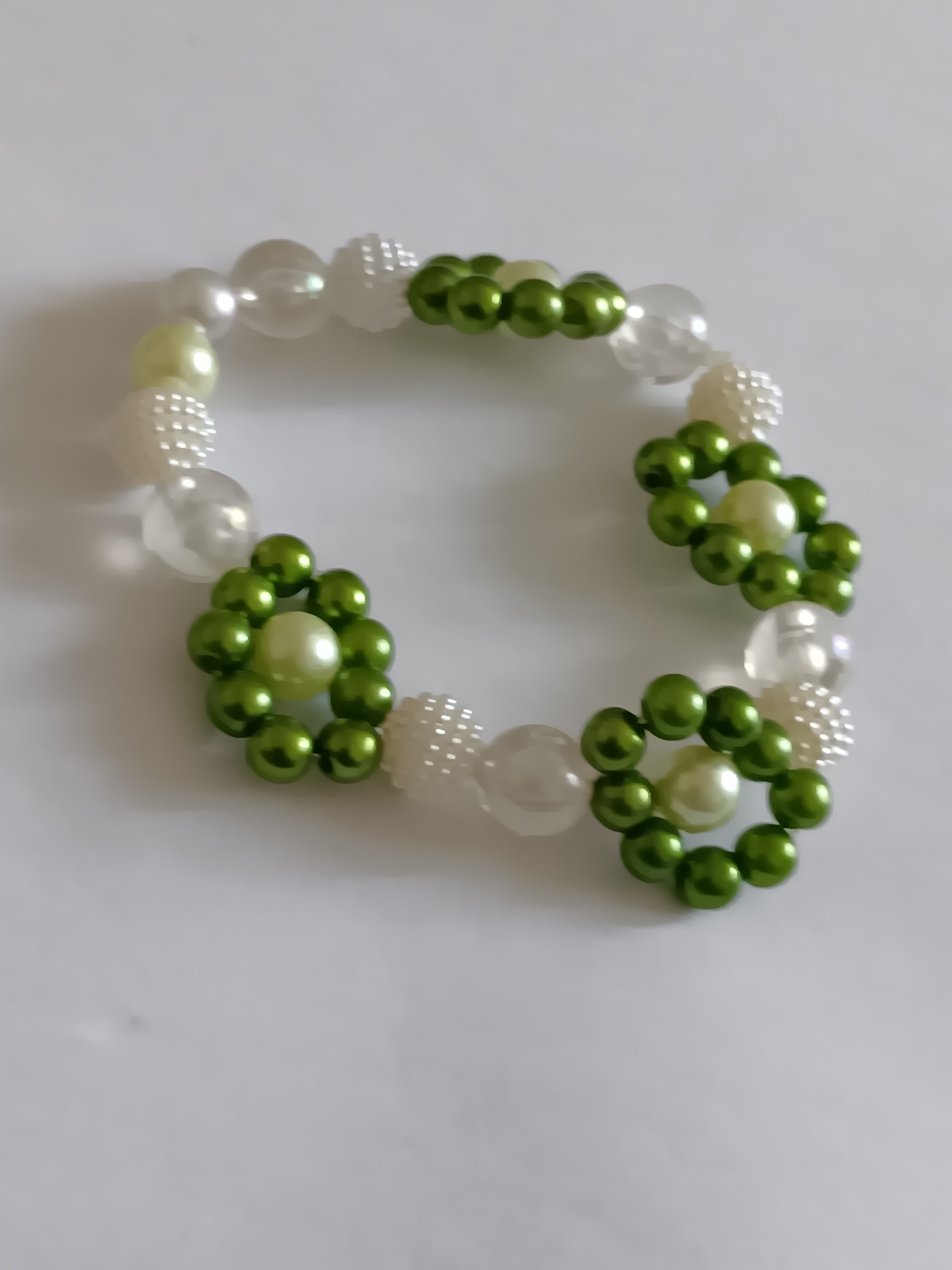 BRACELET EN PERLES COLORÉES