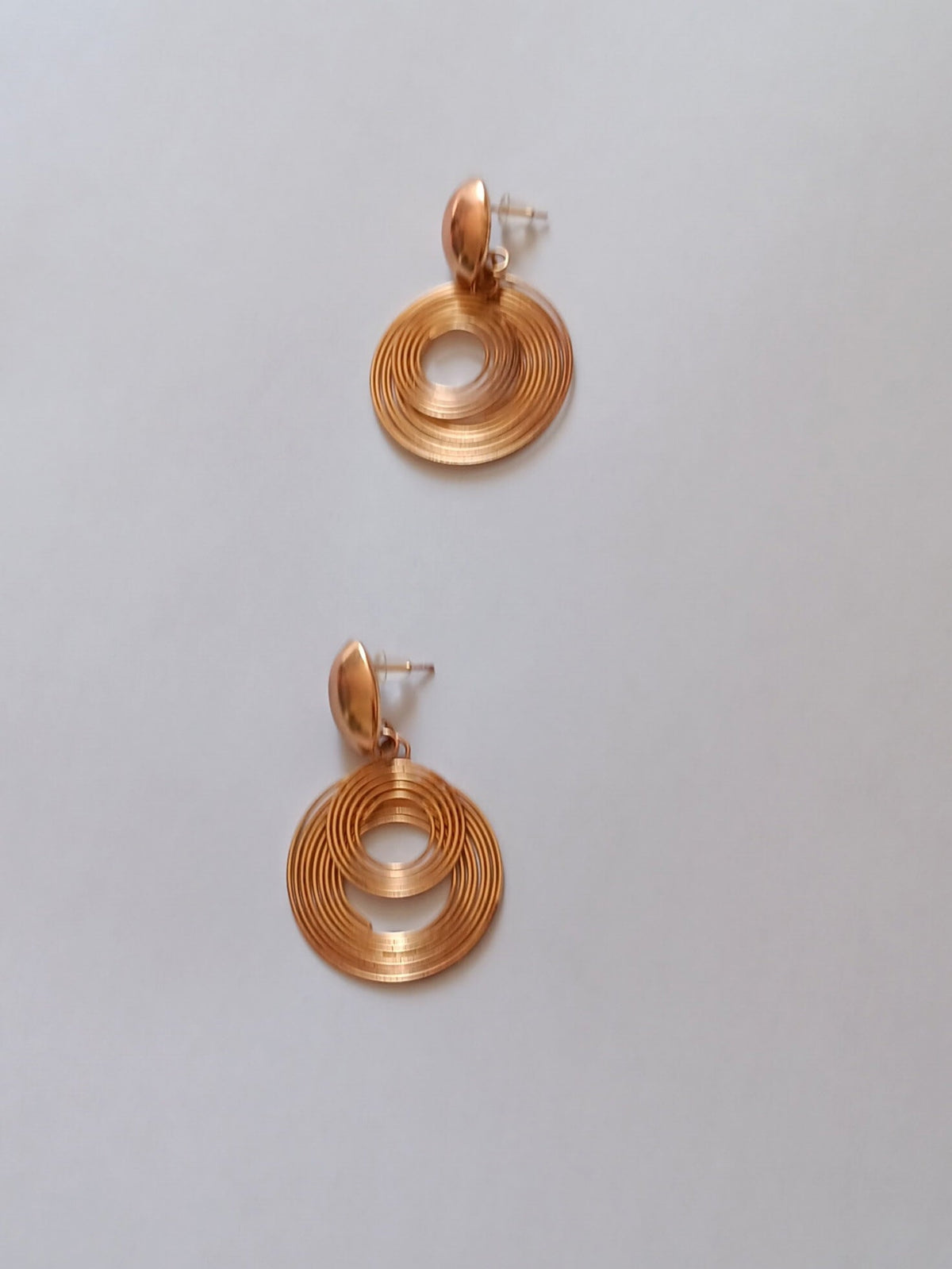 Boucles d'oreilles circulaires ajourées dorées
