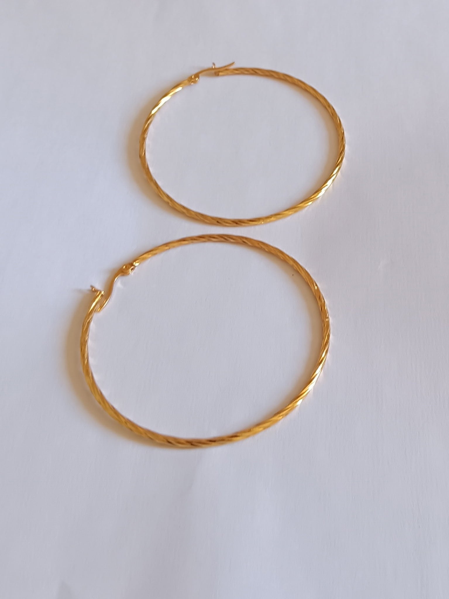 BOUCLES D’OREILLES GRANDES CRÉOLES KOURAYA