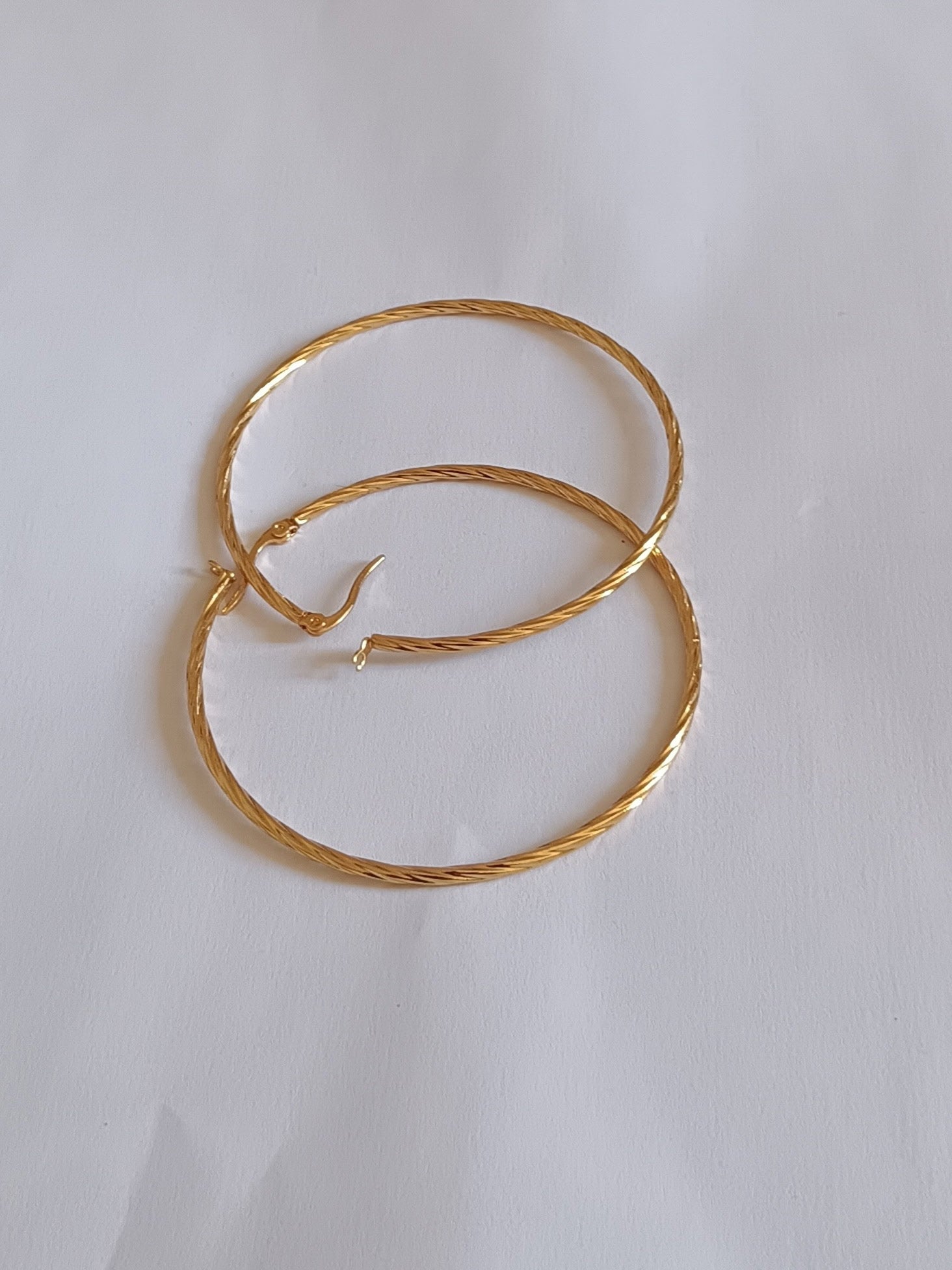 BOUCLES D’OREILLES GRANDES CRÉOLES KOURAYA