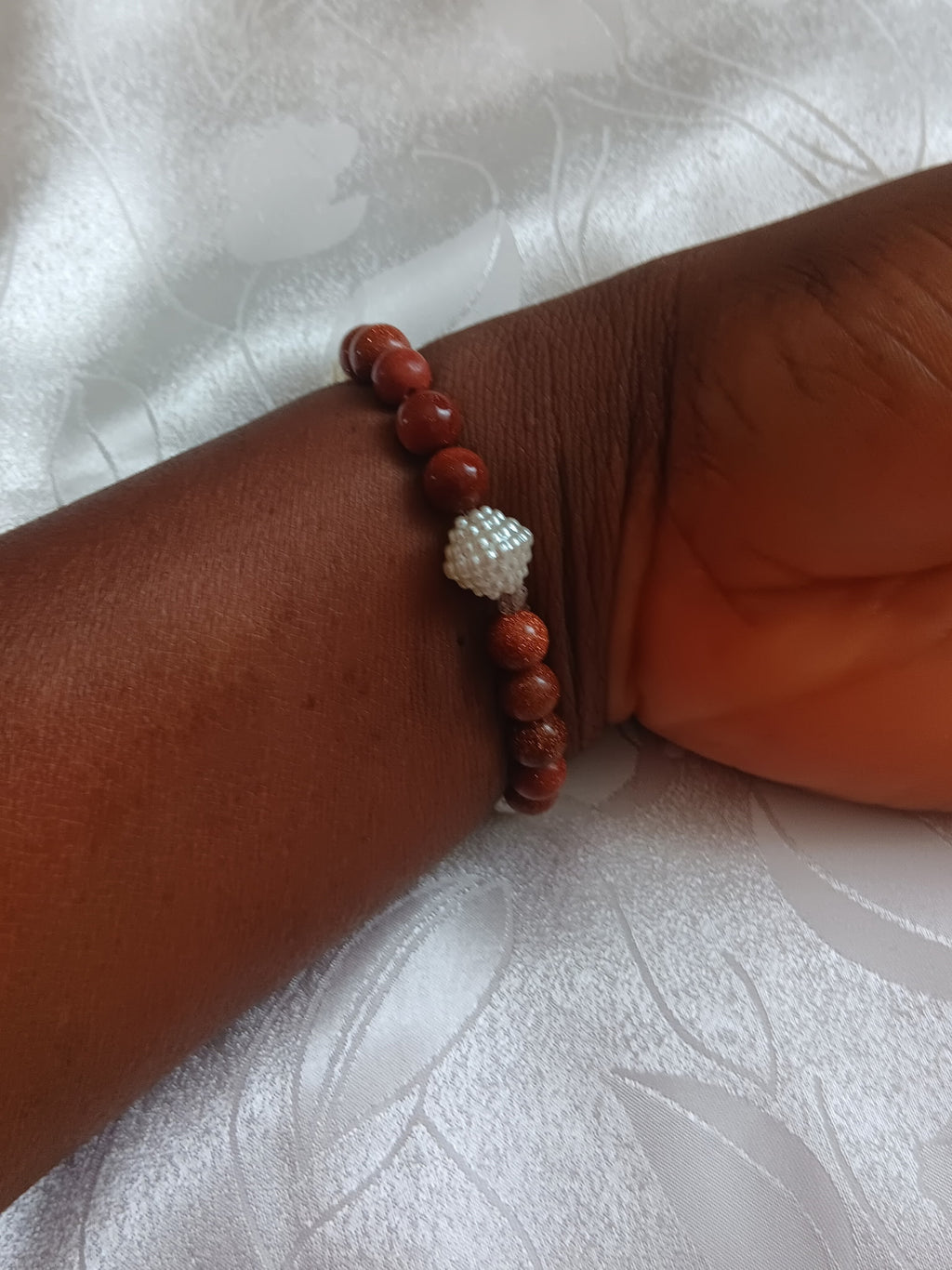 Bracelet en Perles Marron et Blanc Élastique