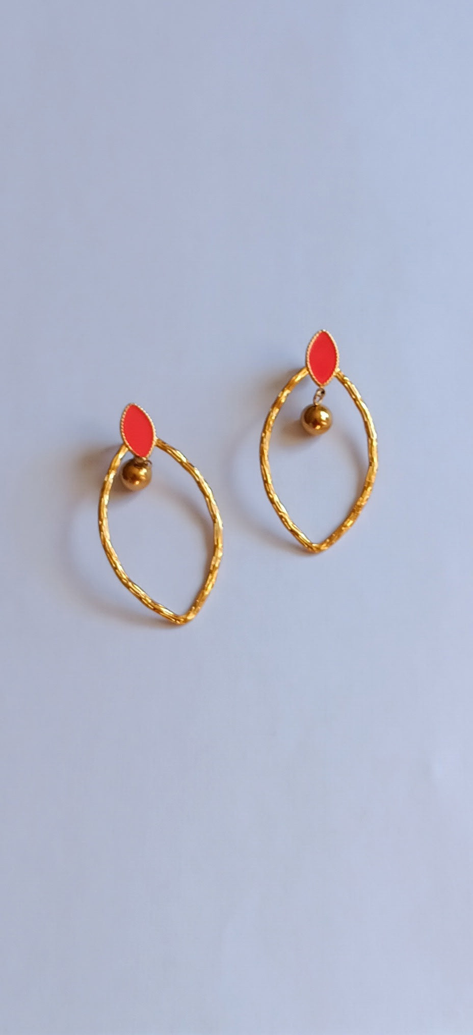 Boucles d'Oreilles Amande Émaillée Rouge et Dorée Acier Inoxydable Waterproof