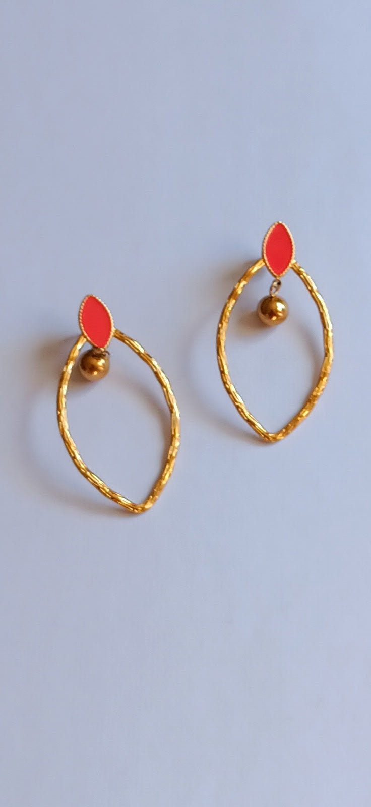 Boucles d'Oreilles Amande Émaillée Rouge et Dorée Acier Inoxydable Waterproof