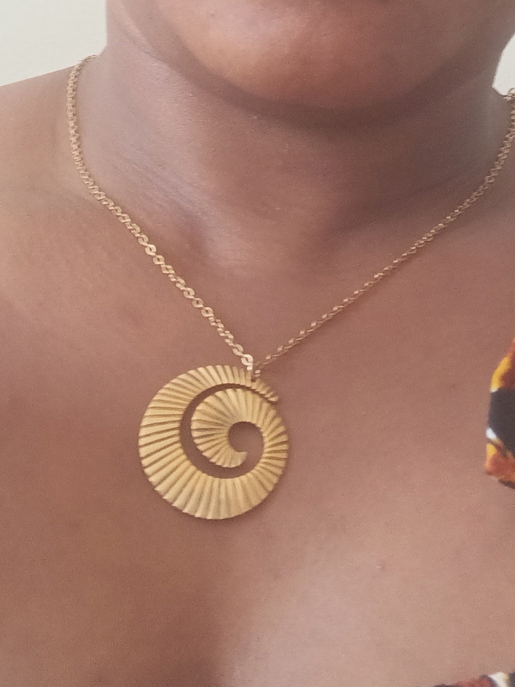 Collier Spirale Coquillage Doré Acier Inoxydable Waterproof
