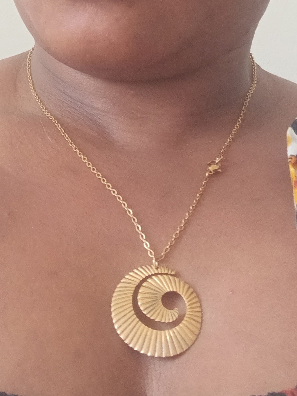 Collier Spirale Coquillage Doré Acier Inoxydable Waterproof