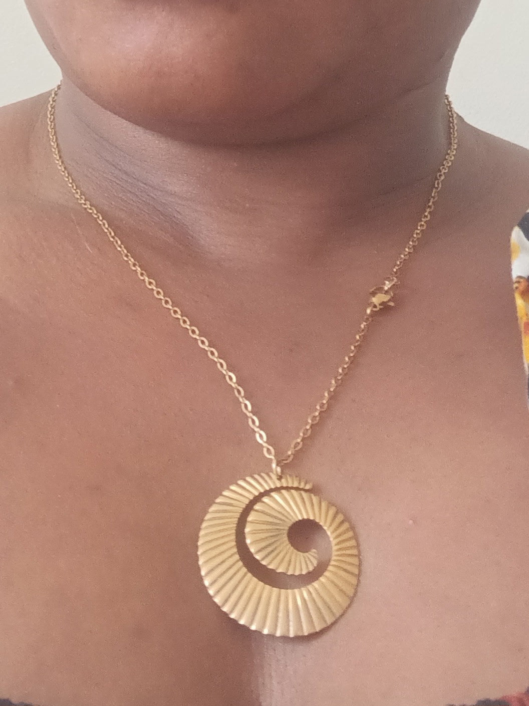 Collier Spirale Coquillage Doré Acier Inoxydable Waterproof