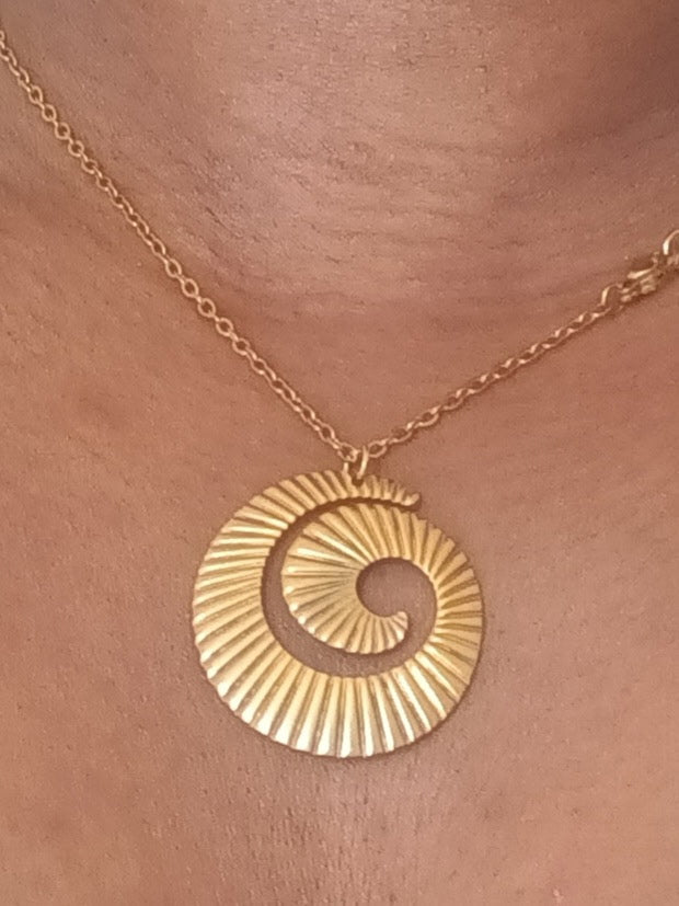 Collier Spirale Coquillage Doré Acier Inoxydable Waterproof
